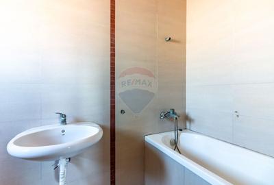 Casă cu 6 camere cu Teren 260 Mp în Tunari - 11