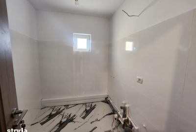 Apartament cu 3 camere decomandat în Șerbănești - 20
