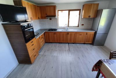 Casă cu 4 camere în Onești - 8