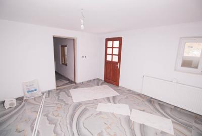 Casă cu 7 camere cu Canalizare în Poiana Țapului - 6