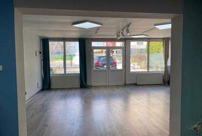 Spațiu comercial, de 300 mp, în Central - 4