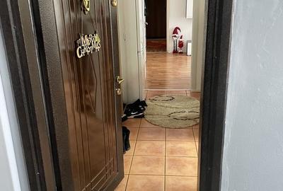 Apartament cu 3 camere semidecomandat în Central - 1