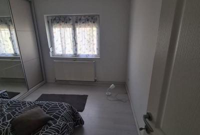 Apartament cu 3 camere decomandat în Narcisa - 8