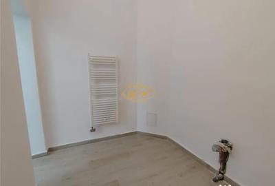 Spațiu comercial, de 72 mp, în Central - 3