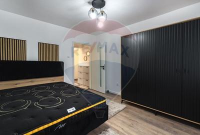 Apartament cu 3 camere decomandat, mobilat în Tractorul - 8