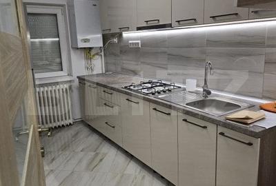 Apartament cu 3 camere, 77 mp, zona Micro 17 - 4