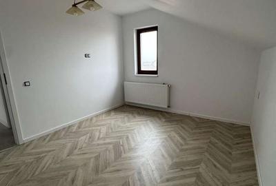 Apartament cu 3 camere decomandat în Central - 3