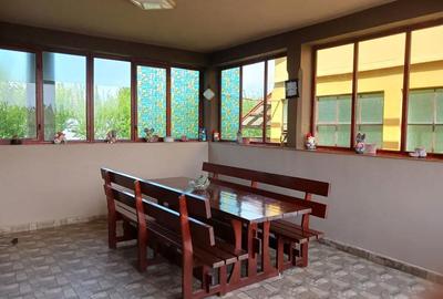 Casă cu 6 camere în Bazoș - 1
