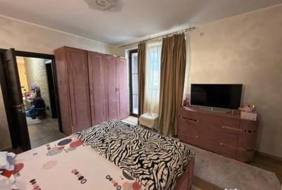 Apartament cu 3 camere semidecomandat în 9 Mai - 6