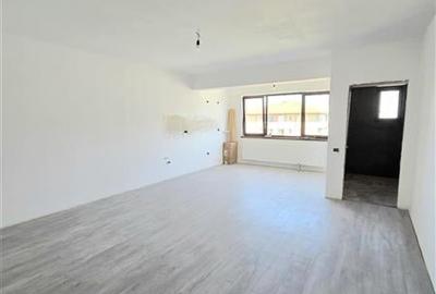 Apartament 3 camere, 100 mp, zona Primo