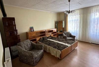 Casă cu 3 camere cu Teren 130 Mp în Central