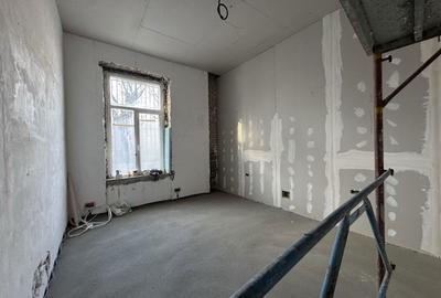 Apartament cu 4 camere semidecomandat în Est - 1