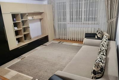 Apartament cu 2 camere decomandat în Valu lui Traian