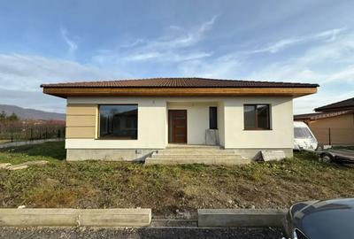 Casă cu 4 camere cu Teren 480 Mp în Săsar - 9