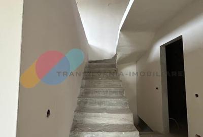 Duplex, 150 mp utili, 700 mp teren,  ideala pentru familie sau birou - 10