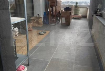 Apartament cu 3 camere decomandat în Tractorul - 1