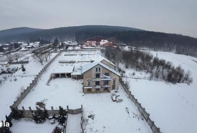 Casă cu 4 camere cu Teren 3700 Mp în Ivănești
