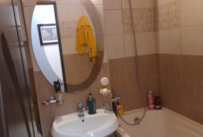 Apartament decomandat, 3 camere, 80 mp, zona Ramada - 10