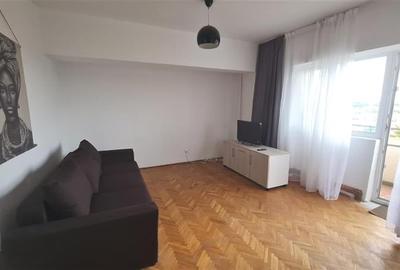 Apartament cu 3 camere decomandat în 1 Mai