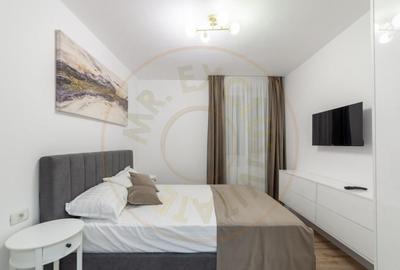 Apartament cu 3 camere semidecomandat, mobilat în Central