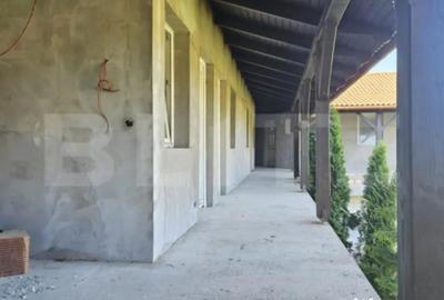 Casă cu 7 camere cu Teren 2828 Mp în Central - 12