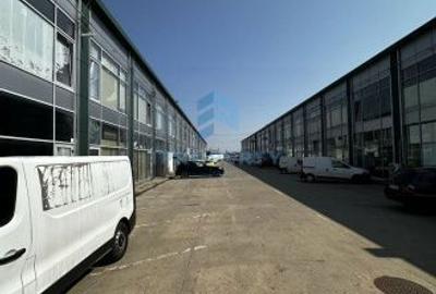 Spațiu comercial, de 97 mp, în Ștefăneștii de Jos