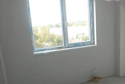 Apartament cu 3 camere semidecomandat în Viziru 3 - 7