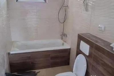 Casă cu 4 camere cu Teren 350 Mp în Central