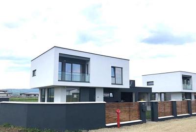 Casă individuală cu 4 camere cu Canalizare în Cristian - 24