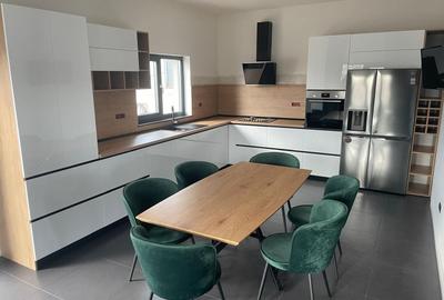 CASA PARTER+ETAJ ,VALU LUI TRAIAN, ZONA CENTRALA - 1