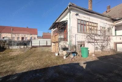 Casa renovabila, 120 mp utili ,teren 300 mp intravilan,zona Livezile - 3