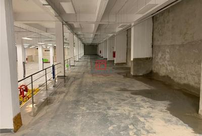 Spațiu comercial, de 1,500 mp, în Politehnica - 5