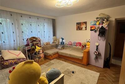Apartament cu 2 camere semidecomandat în Berceni