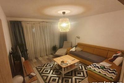 Apartament cu 3 camere decomandat în Dâmbovița