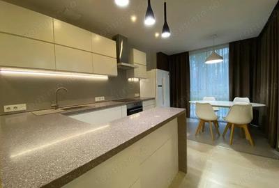 Apartament cu 3 camere decomandat în Obor