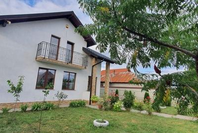 Casă cu 4 camere în Central - 8