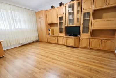 Apartament cu 2 camere decomandat în Astra