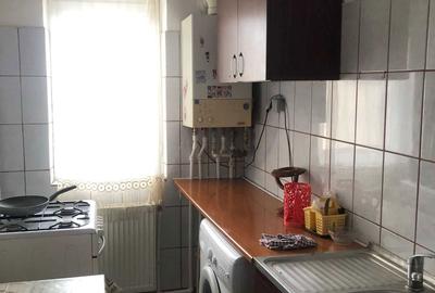 Apartament cu 3 camere semidecomandat în Târgu Ocna - 1