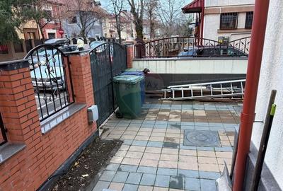 De inchiriat Casa / Vila 7 camere + curte zona Vatra Luminoasa - 10