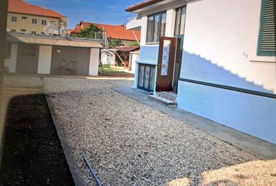 Casă cu 4 camere în Central - 4