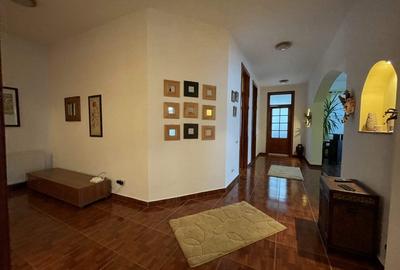 3 cam, 160mp,et.1,bloc privat, ultracentral - 2