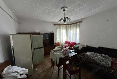 Casă cu 3 camere în Central - 1