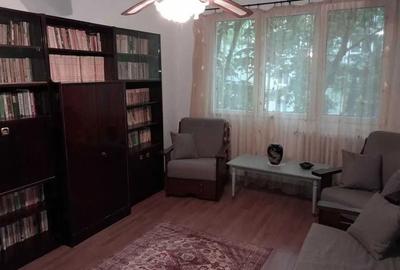 Apartament cu 3 camere decomandat, mobilat în Ghencea