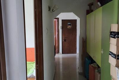 Apartament cu 3 camere decomandat în Nicolina - 2