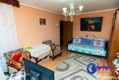 Apartament cu 3 camere decomandat în E3 - 18