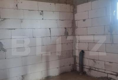 CASA LA ROSU CU TEREN - 15