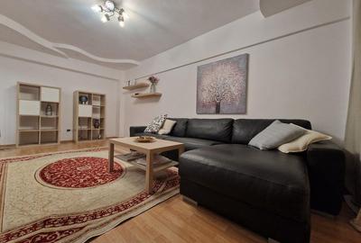 Apartament cu 3 camere decomandat în Călărași