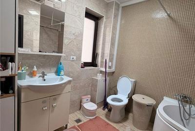 Apartament cu 2 camere decomandat în Miroslava