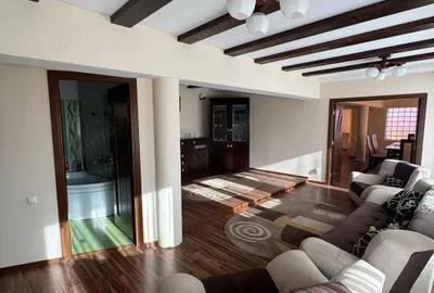 Casă cu 8 camere cu Teren 380 Mp în Central - 12