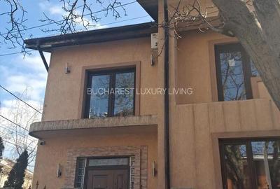Casă cu Teren 210 Mp în Central
